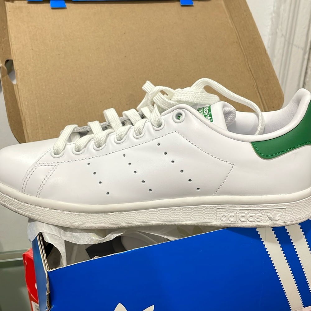Adidas Stan Smith Women’s 7.5 NIB Unworn